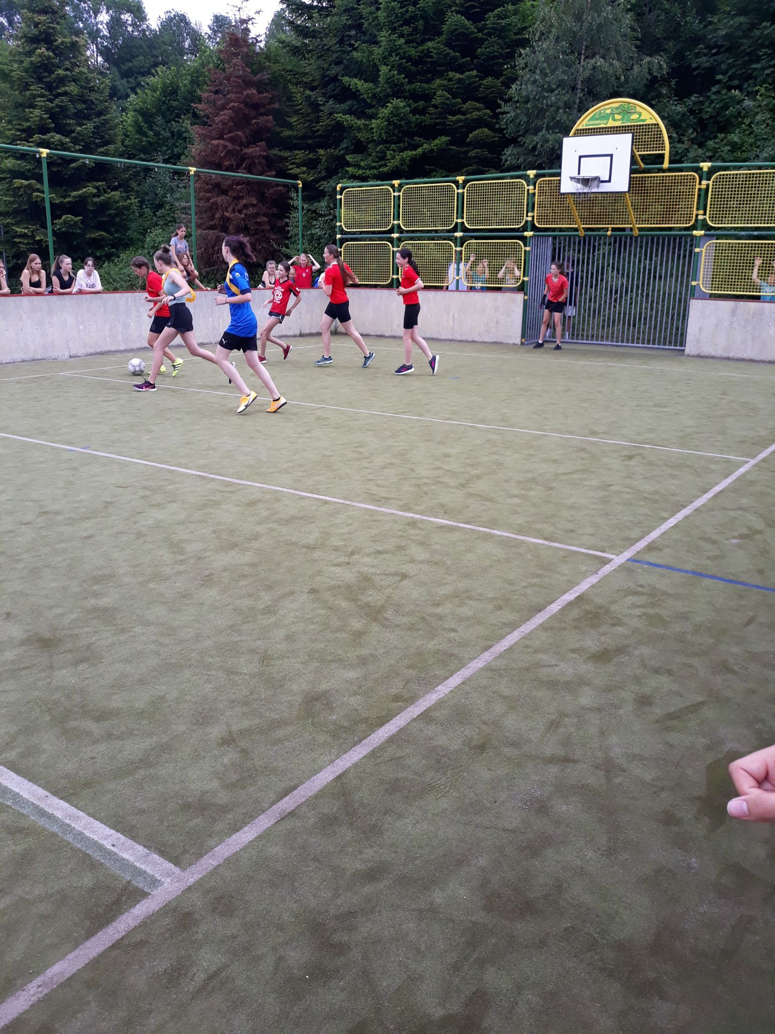 Fußball - Mädchen 1.jpg